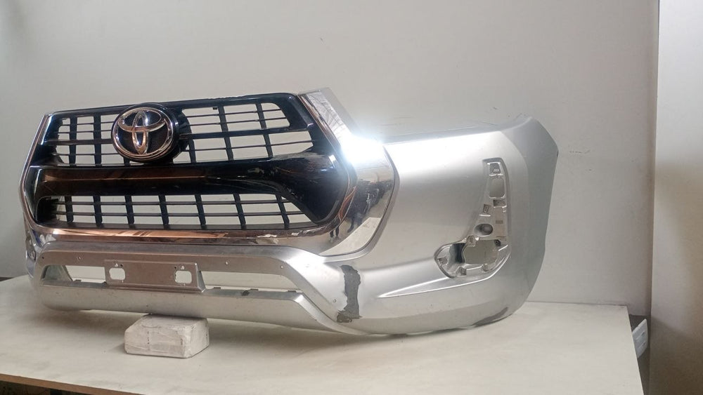 Para-choque Diant Toyota Hilux SRX SRV 2021/2025 Usado