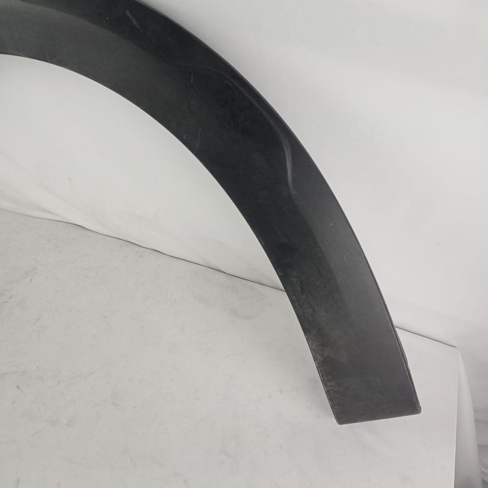 Moldura Paralama Diant Esq VW Saveiro G8 2023/2026