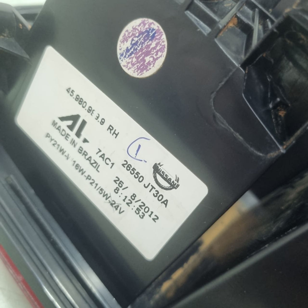 Lanterna Tras Dir Nissan Frontier 2008/2014 Nova