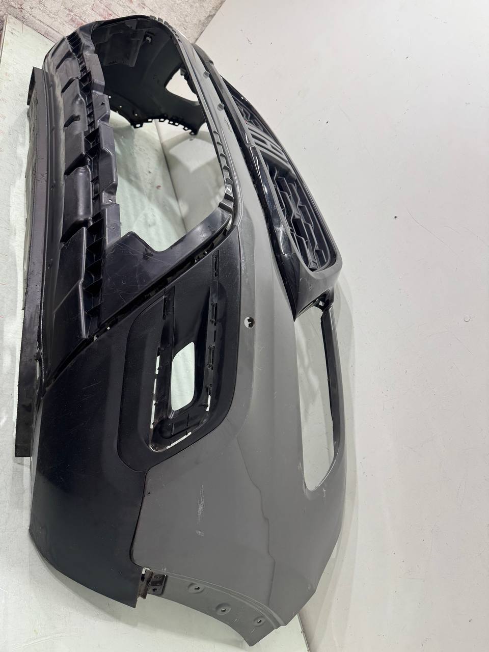 Para-choque Diant Fiat Toro Volcano 2022/2025 Usado