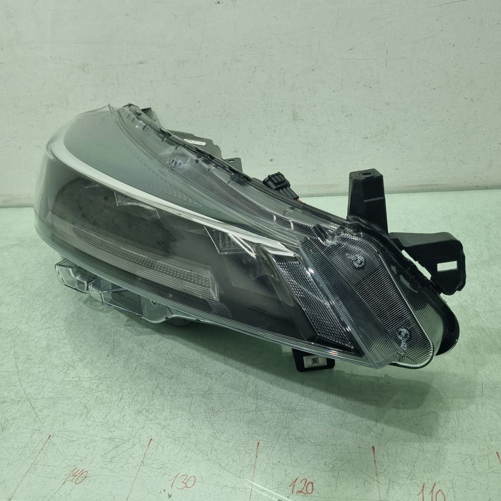 Farol Diant Dir Nissan Kicks 2021/2025 Usado
