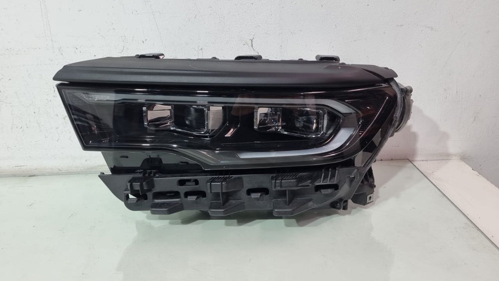 Farol Esquerdo full led RAM Rampage 2023/2024 Usado