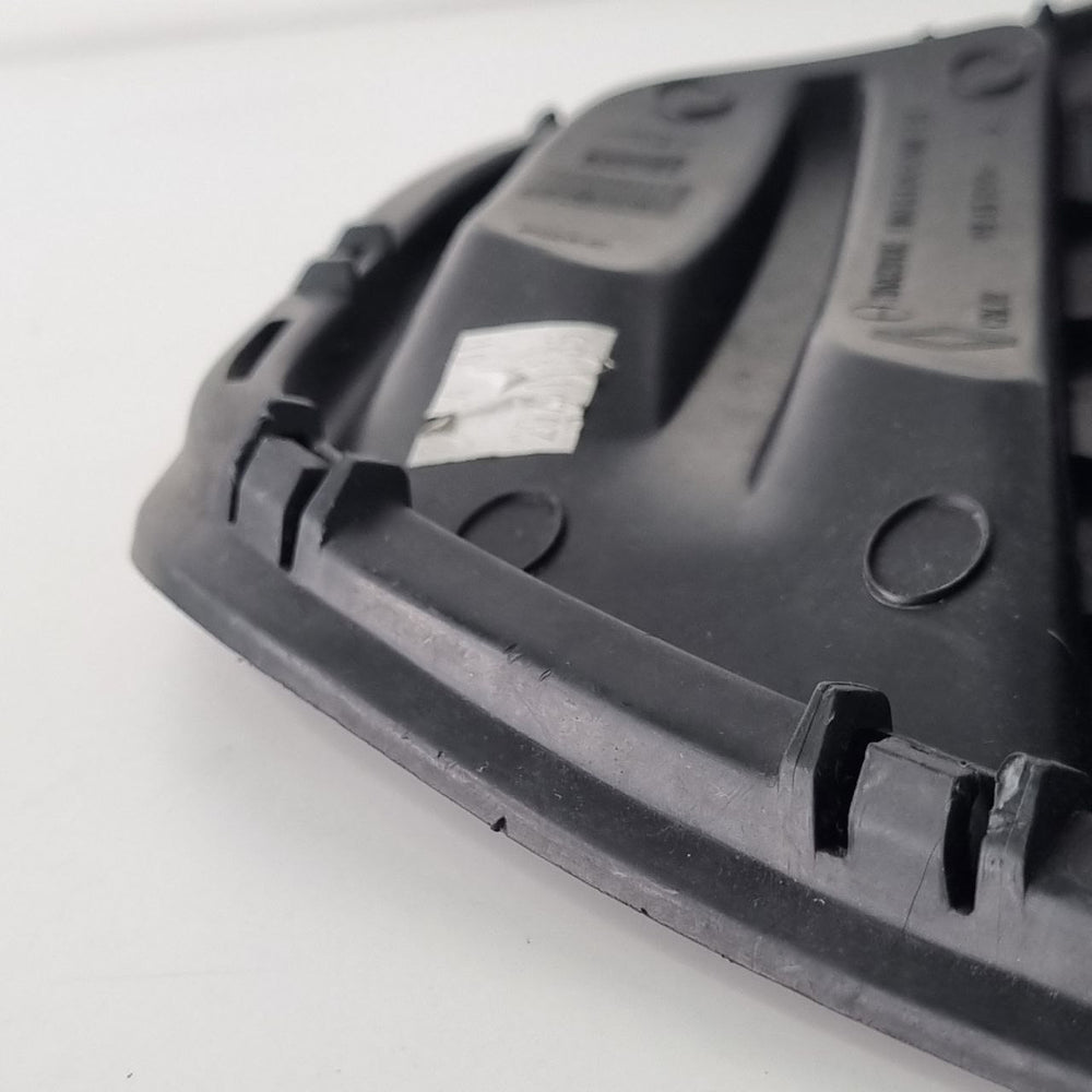 Moldura Farol de Milha Esquerdo Renault Kwid 2022/2025 Novo