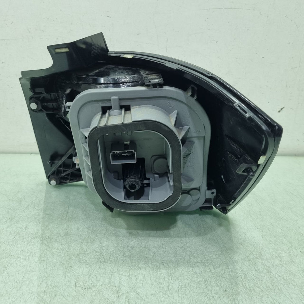 Lanterna Tras Esq VW Polo Track 2023/2025 Usada