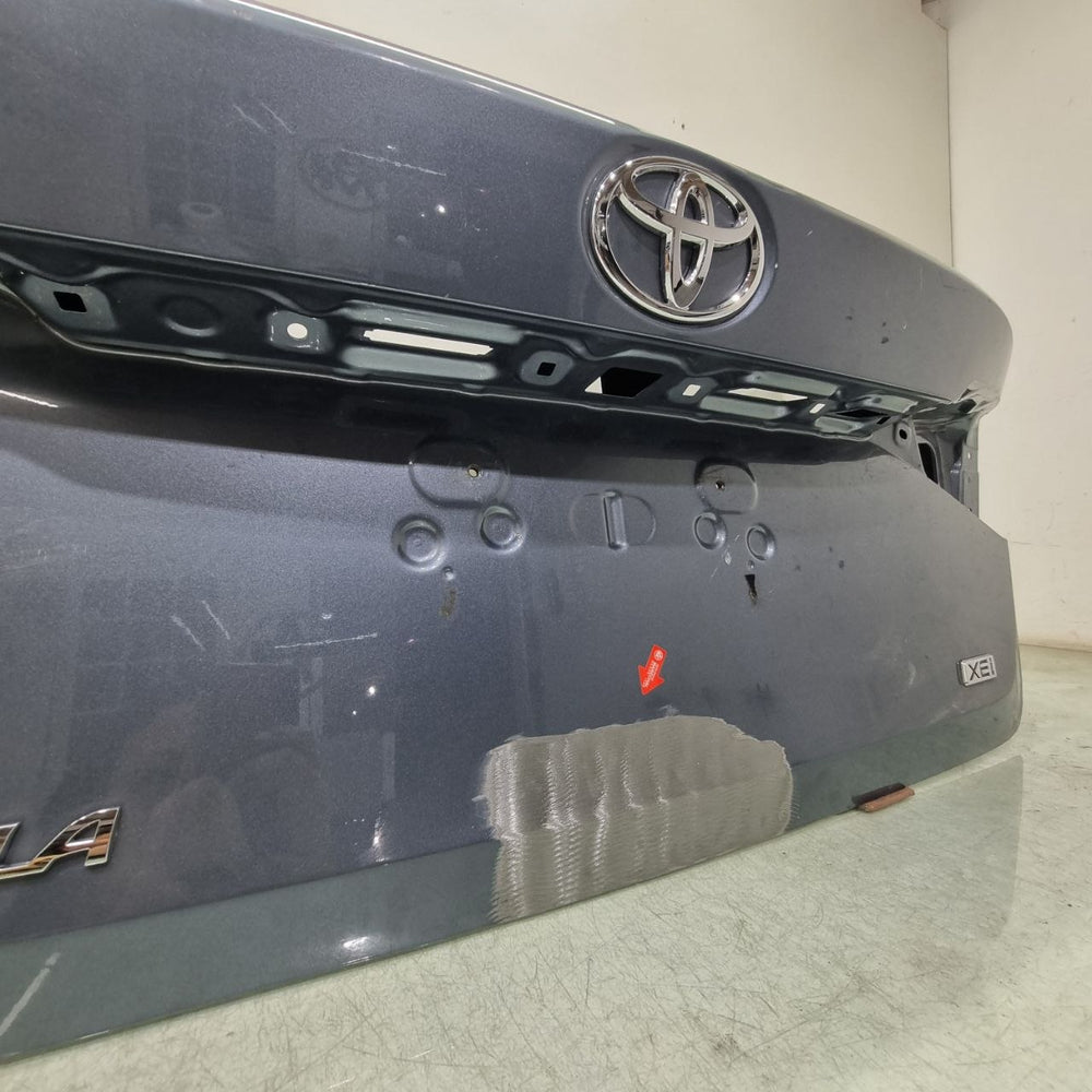 Tampa Tras Toyota Corolla 2020/2023 Usado