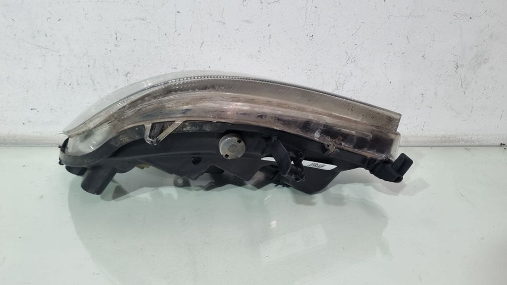 Farol Diant Dir GM Zafira 2001/2012 Usado