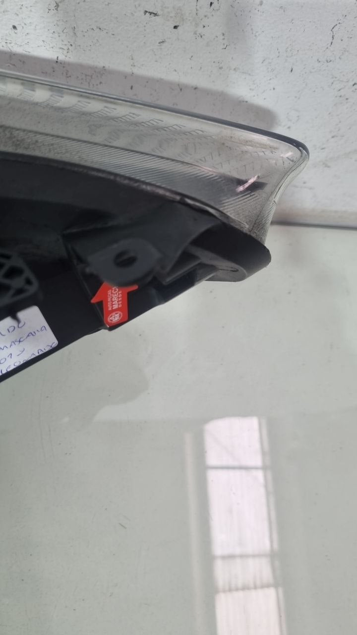 Farol Dianteiro Esquerdo Ford New Fiesta 2013/2017 Usado