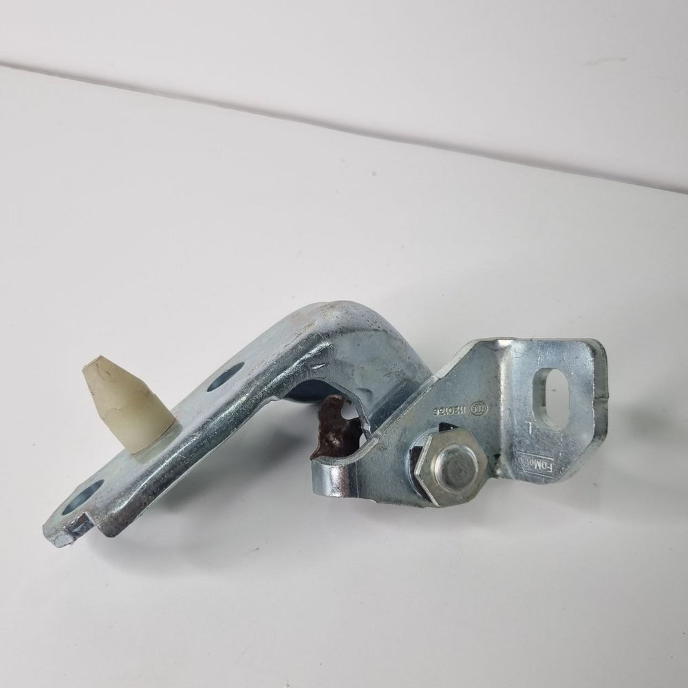 Dobradiça Superior Porta Dianteira Esquerda Ford EcoSport 2013/2021 Usada