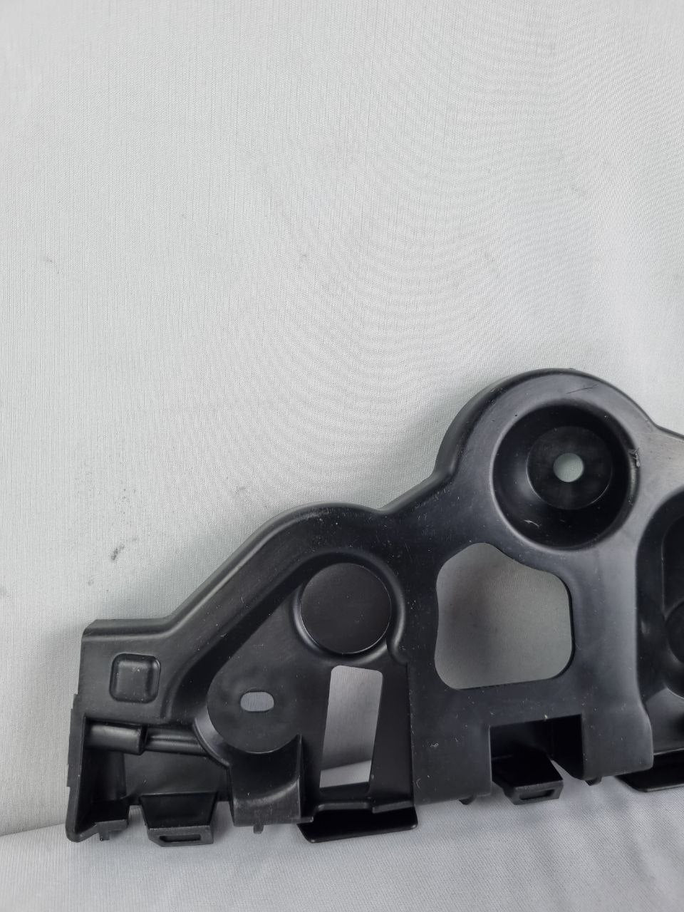 Suporte Guia Parachoque Traseiro Renault Sandero 2015/2019 Novo
