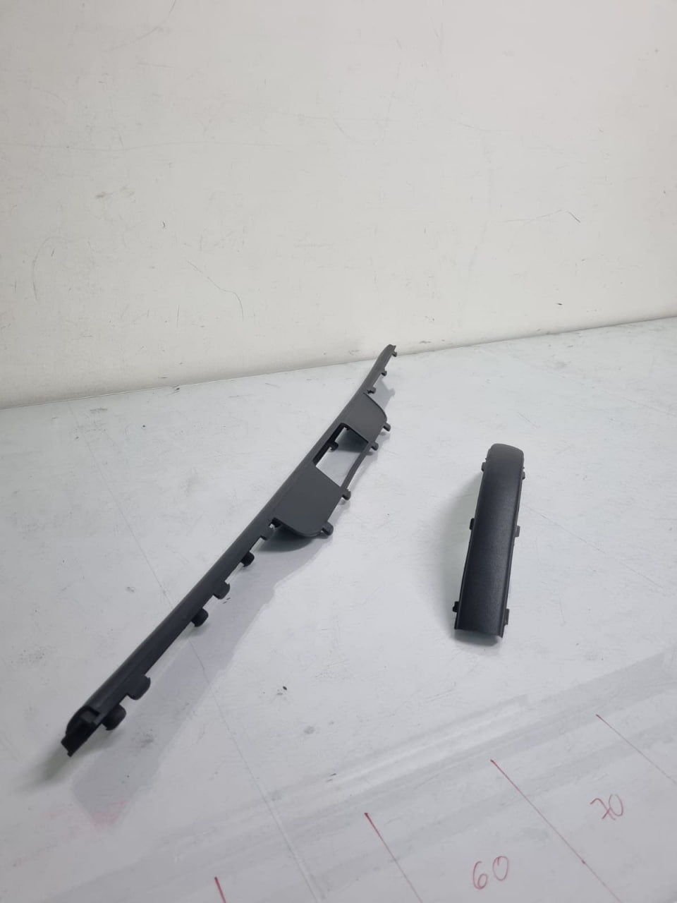 Friso Central Parachoque Traseiro Volkswagen Gol G3 1999/2003 Novo