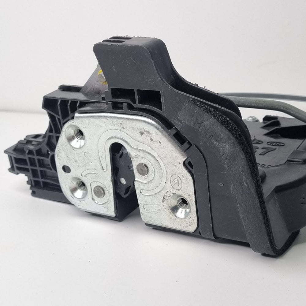 Fechadura Porta Traseira Esquerda Hyundai HB20 2013/2019 Usada