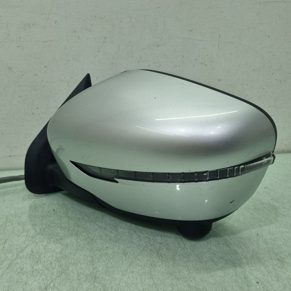 Retrovisor Esq Nissan Frontier 2017/2024 Usado