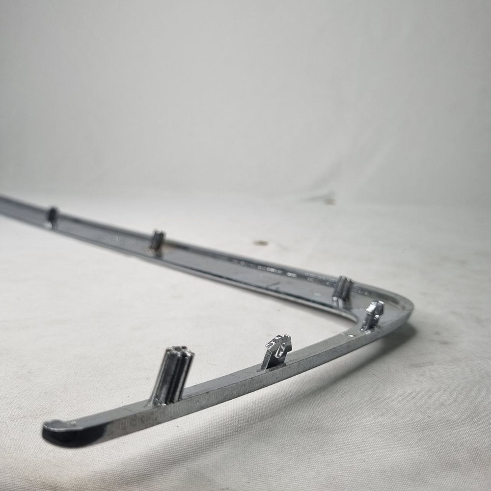 Friso Cromado Grade Dianteira Superior Fiat Palio 2008/2012 Novo