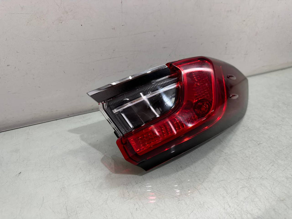 Lanterna Tras Esq Toyota Corolla 2021/2024 Usada