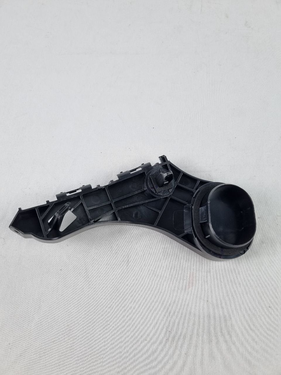 Suporte Guia Para-choque Tras Dir Toyota Etios Hatch 2012/2021