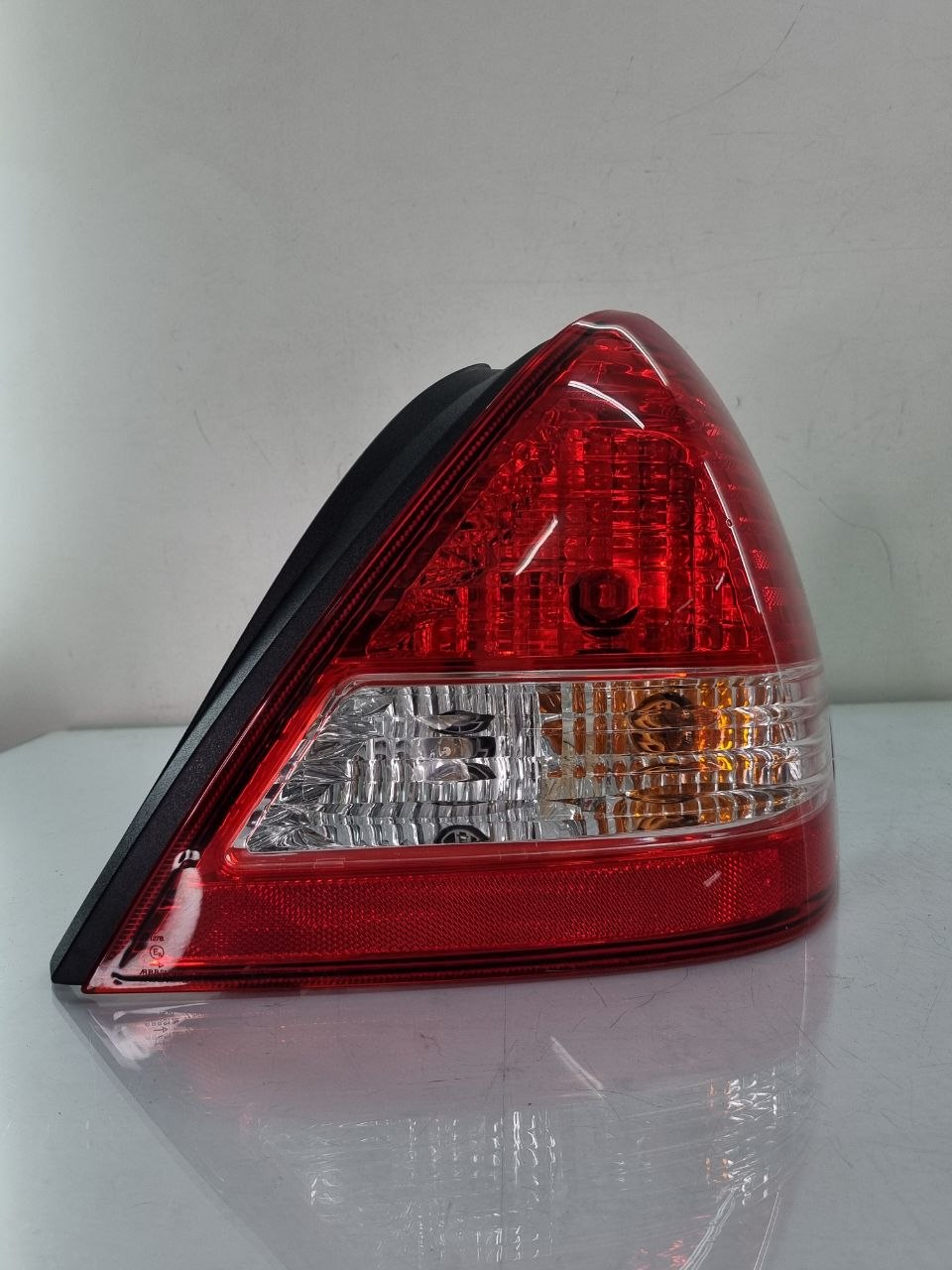 Lanterna Tras Dir Nissan Tiida Sedan 2010/