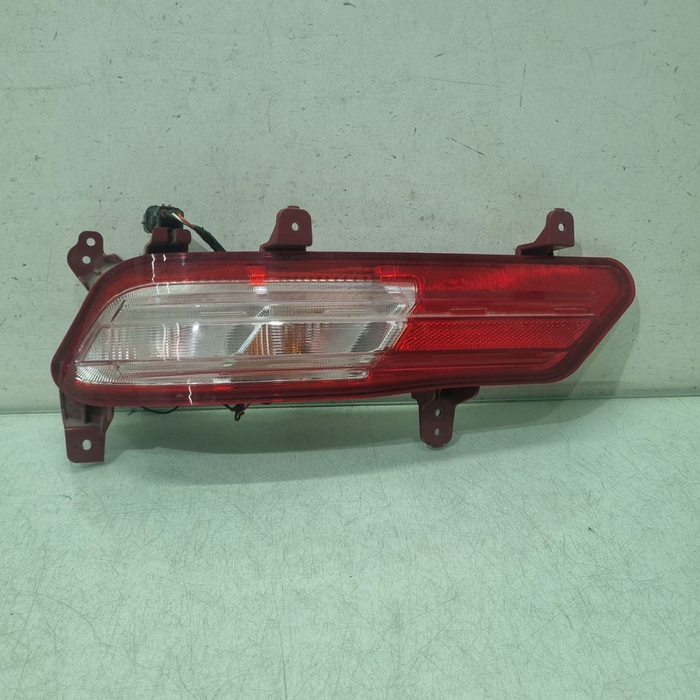 Lanterna Tras Esq Para-choque Hyundai HB20 Hatch 2023/2025