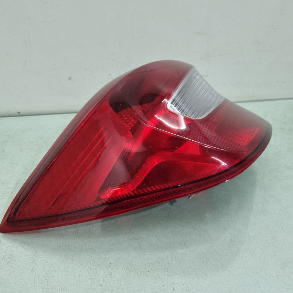 Lanterna Lado Esquerdo Ford Ka Hatch 2015 À 2018