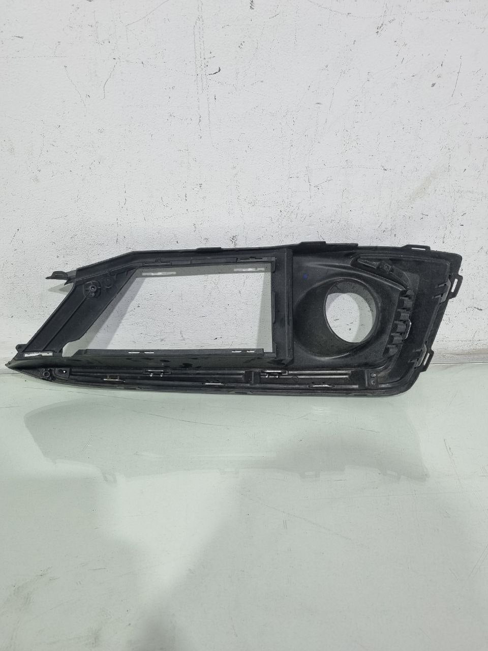 Moldura Farol de Milha Esquerdo Honda Civic 2019/2021 Usado