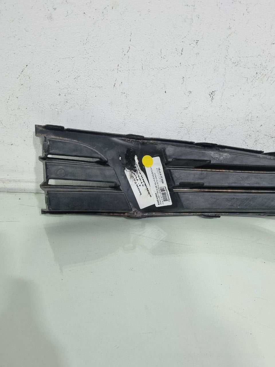 Moldura Farol de Milha Esquerda VW Polo 2012/2015 Usado