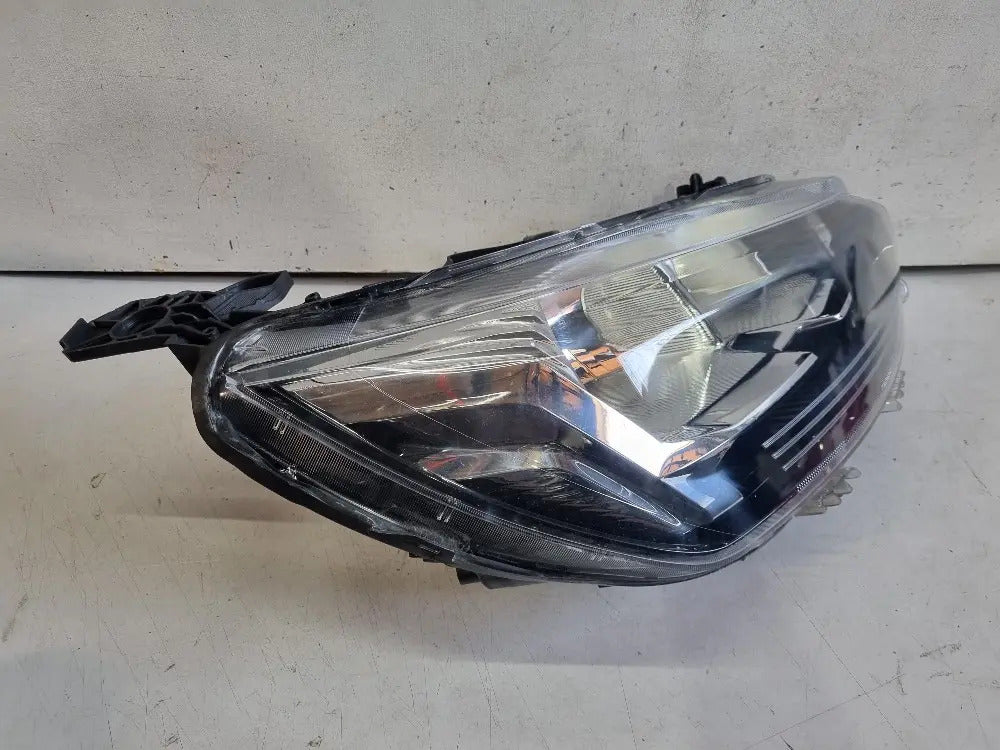 Farol Direito Sem Led Peugeot 208 2020/2024 Recuperado Orig.