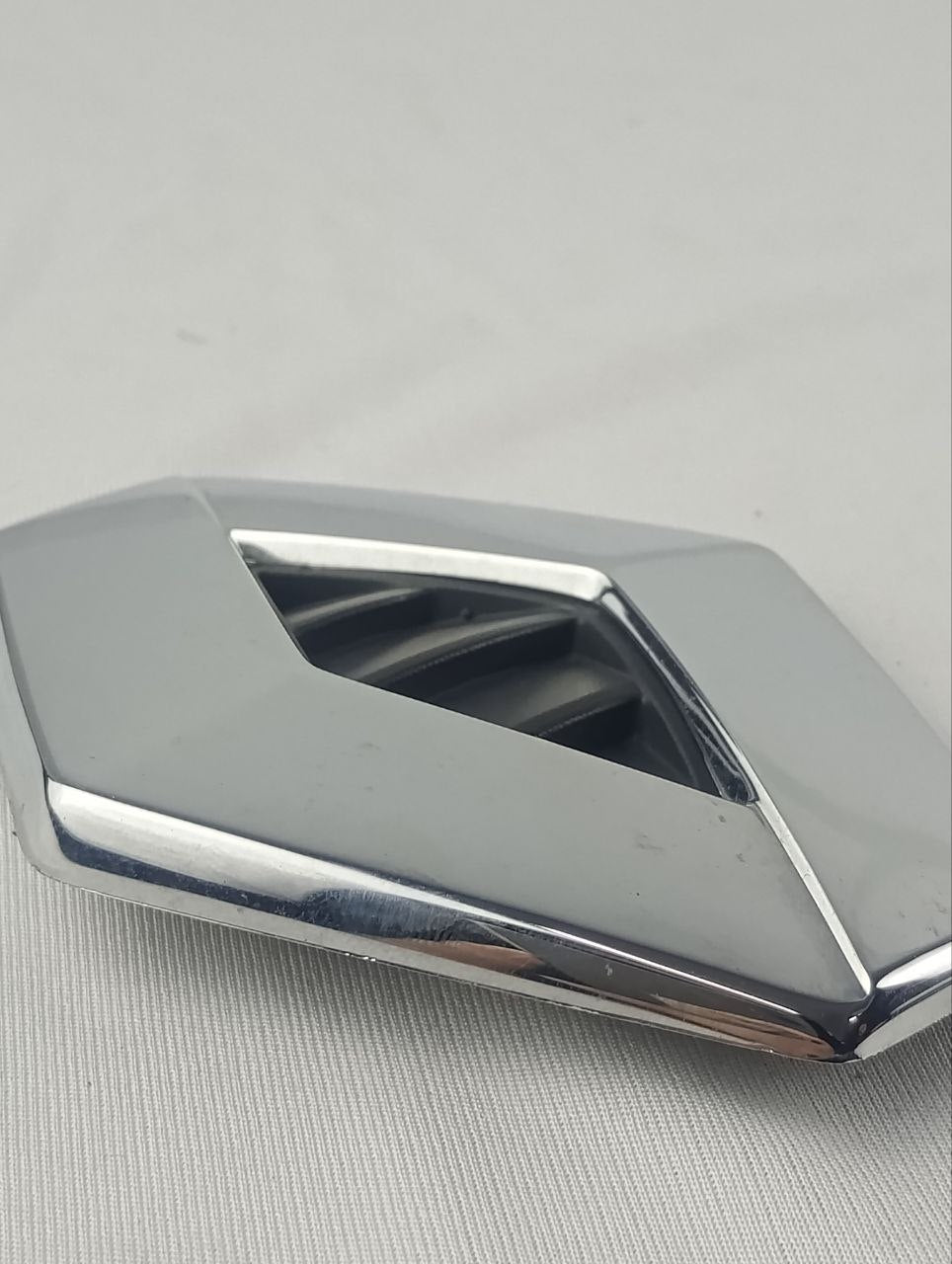 Emblema Grade Dianteira Renault Sandero Logan Captur 2014/2017 Novo