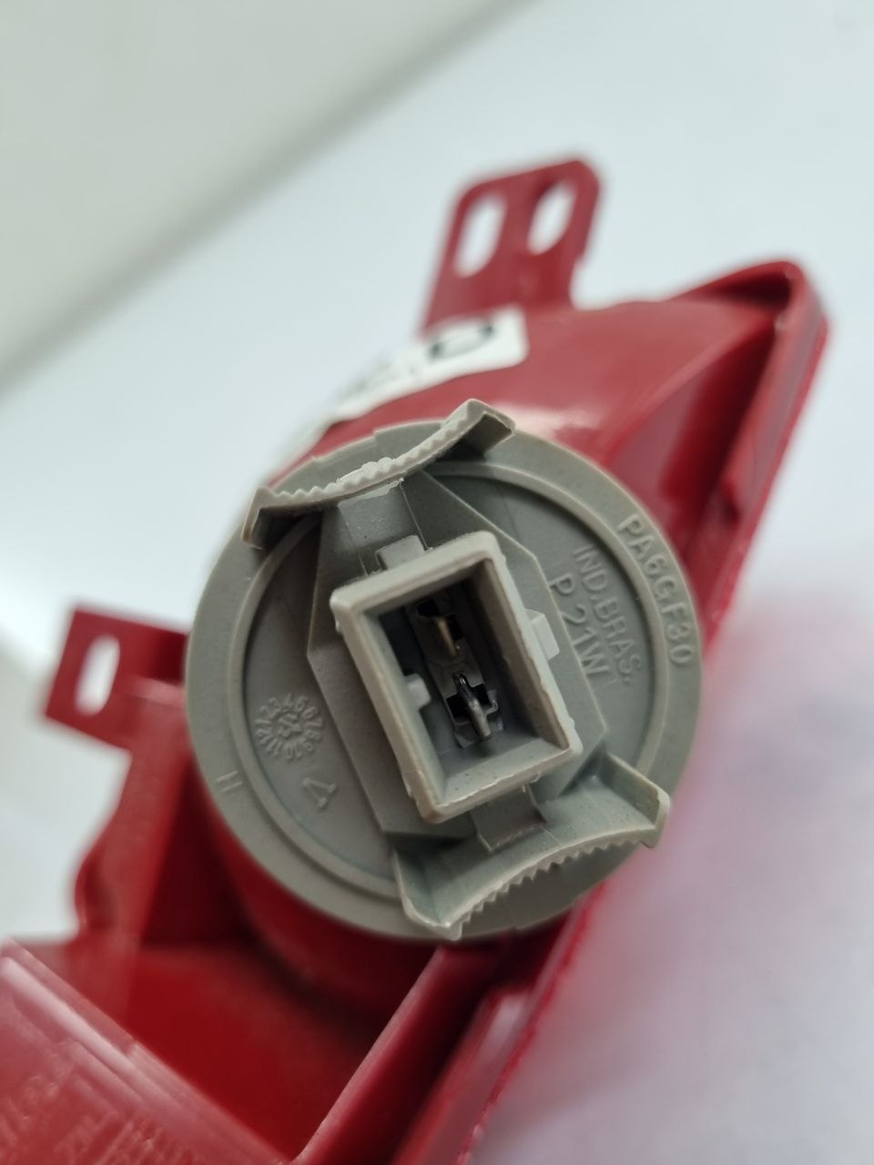 Luz de neblina lado direito do pchoque traseiro peugeot 207 hatch 2008 a 2012