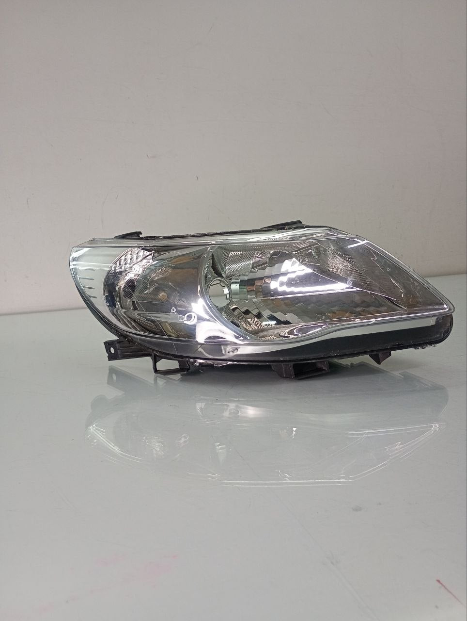 Farol direito gol GV 2009/2012
Gol Saveiro Voyage original