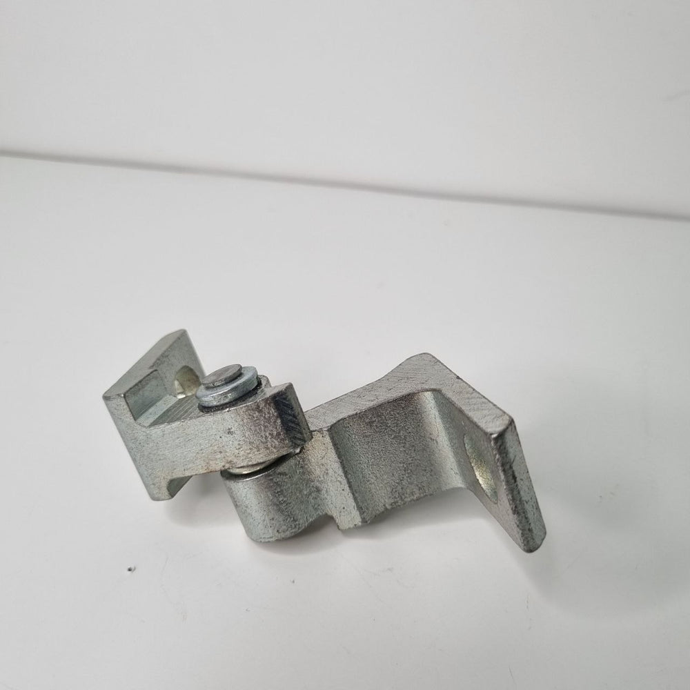 Dobradiça Superior Porta Traseira Direita Volkswagen Tiguan 2008/2017 Usada