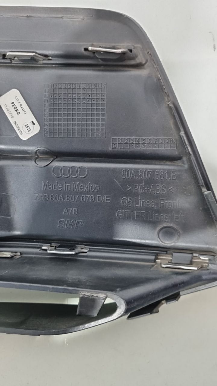 Moldura Farol de Milha Direita Audi Q5 2016/2018 Usado