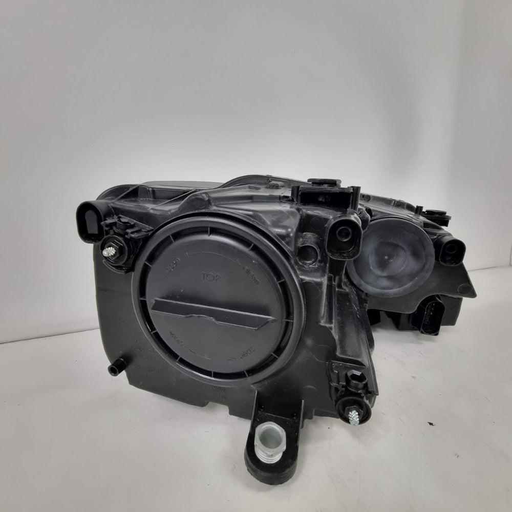 Farol lado esq sem léd jetta 2012 a 2016 novo