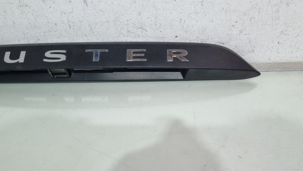 Acabamento Tampa Tras Renault Duster 2020/2023