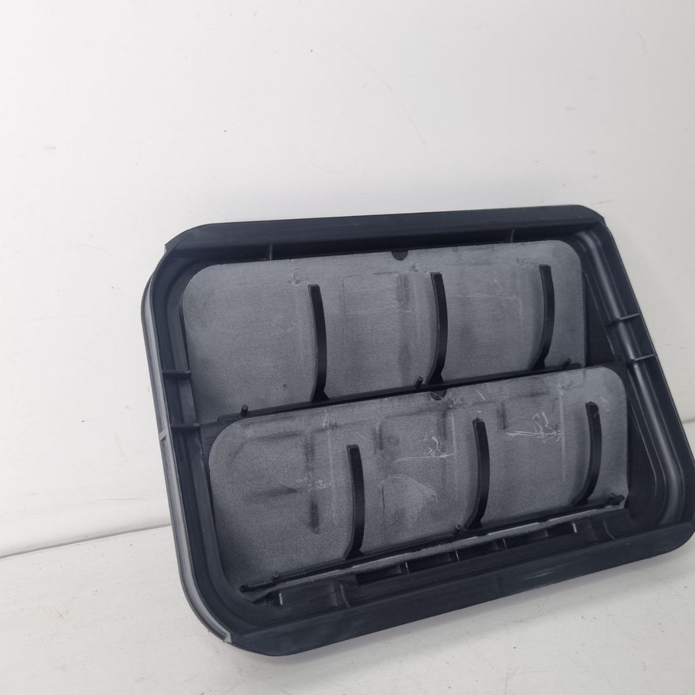 Difusor de Ar Carroceria Esq Renault Captur 2018/2021