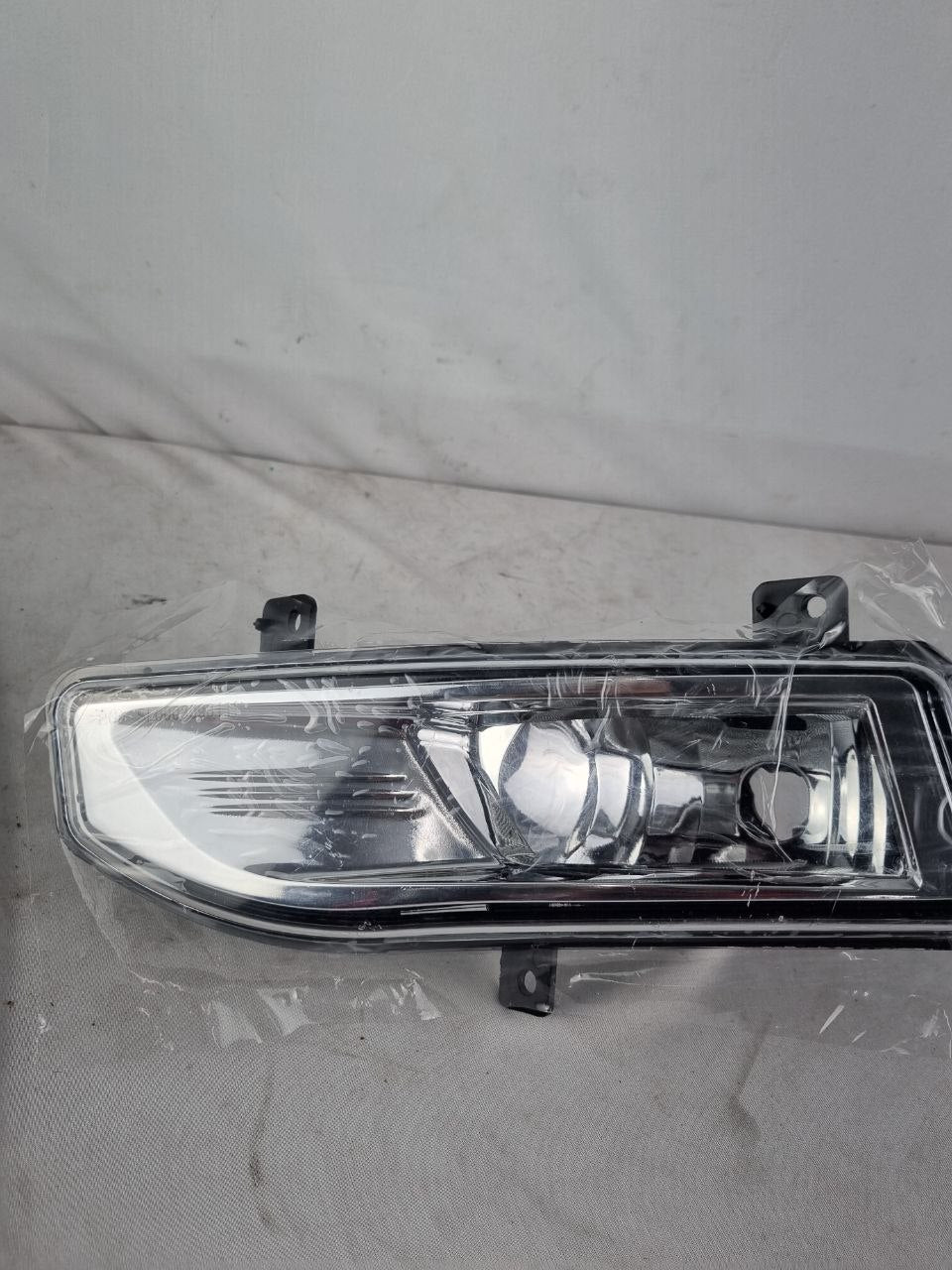 Farol de Milha Dianteiro Esquerdo Nissan Kicks 2017/2022 Novo