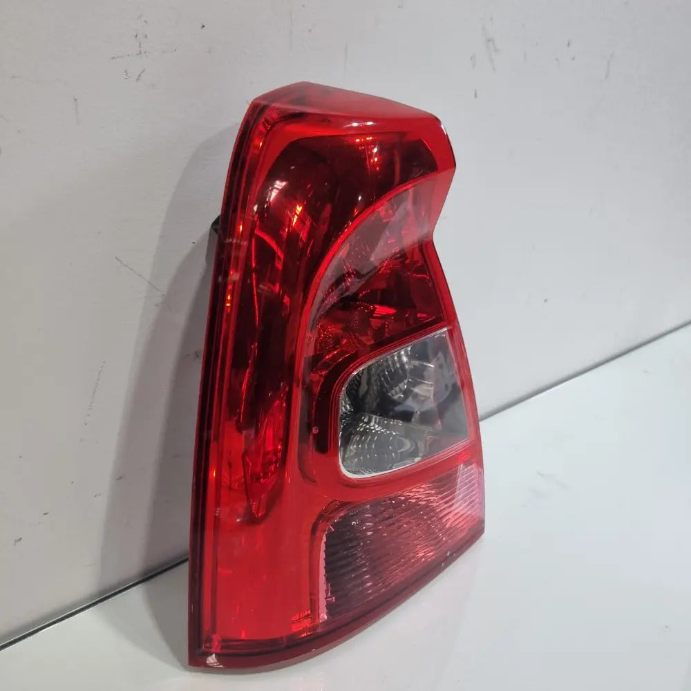 Lanterna Do Lado Esquerdo Renault Logan Modelos 2011/2014