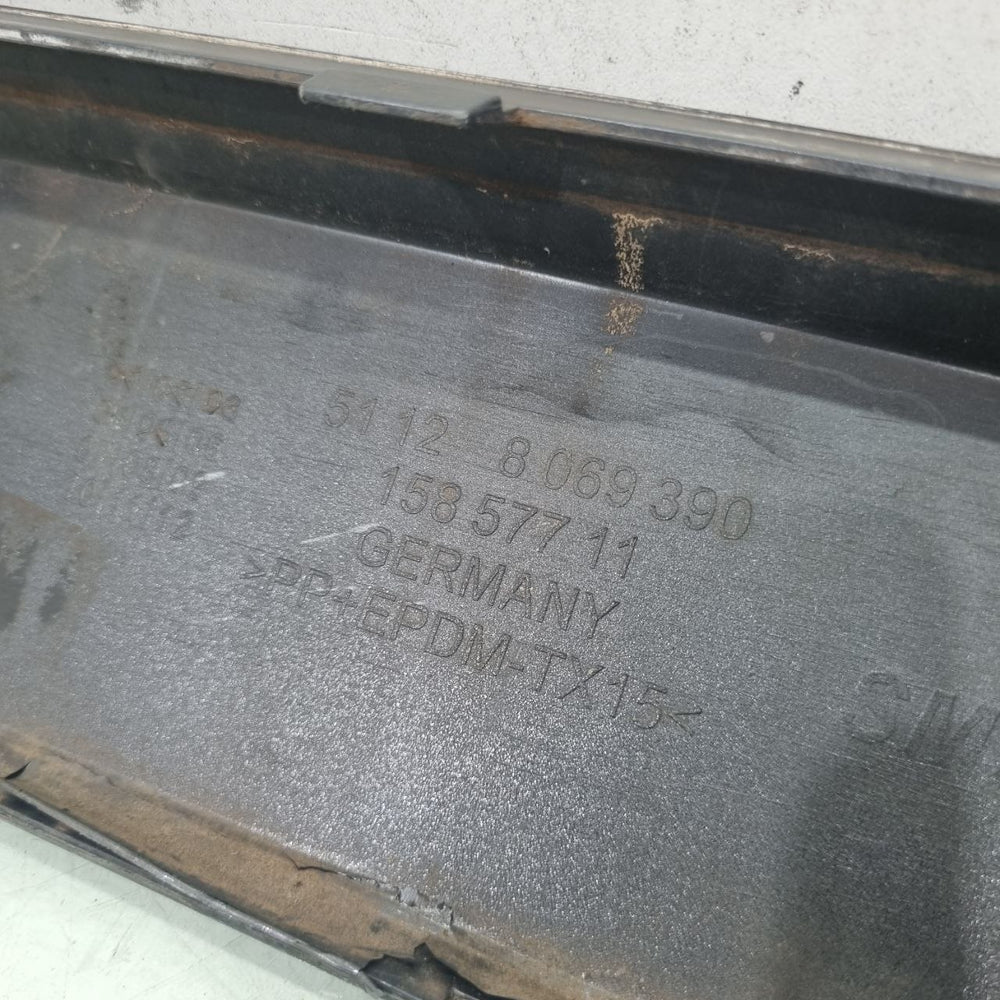 Spoiler Inferior Traseiro BMW 320i 2019/2023 Usado