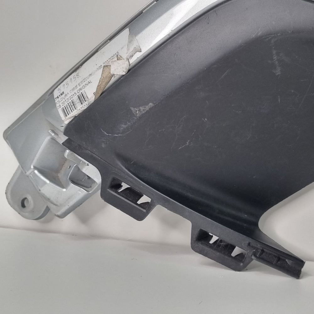 Moldura Farol de Milha Esquerdo Peugeot 308 2012/2015 Usada