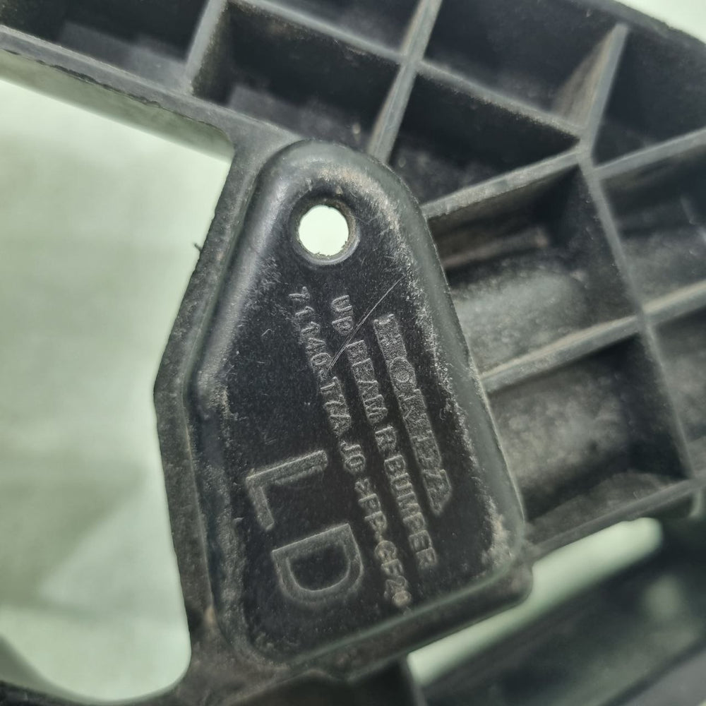 Guia Parachoque Diant Esq Honda HR-V 2015/2021