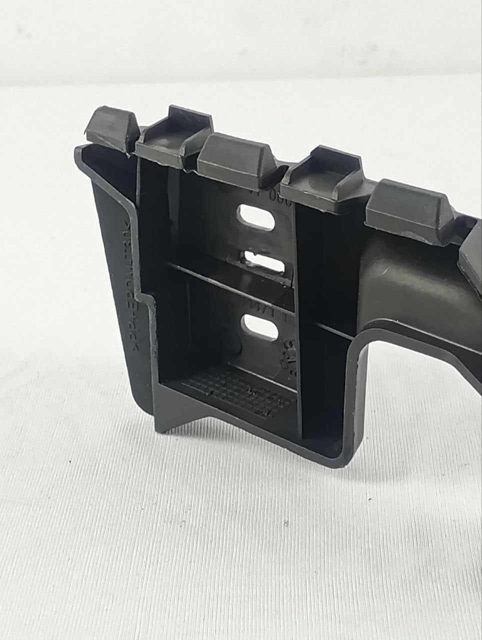 Guia Parachoque Dianteiro Esq Chevrolet Celta Prisma 2007/2012 Novo