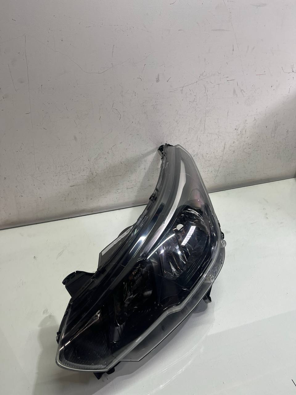 Farol lado esquerdo fiat argo sem led