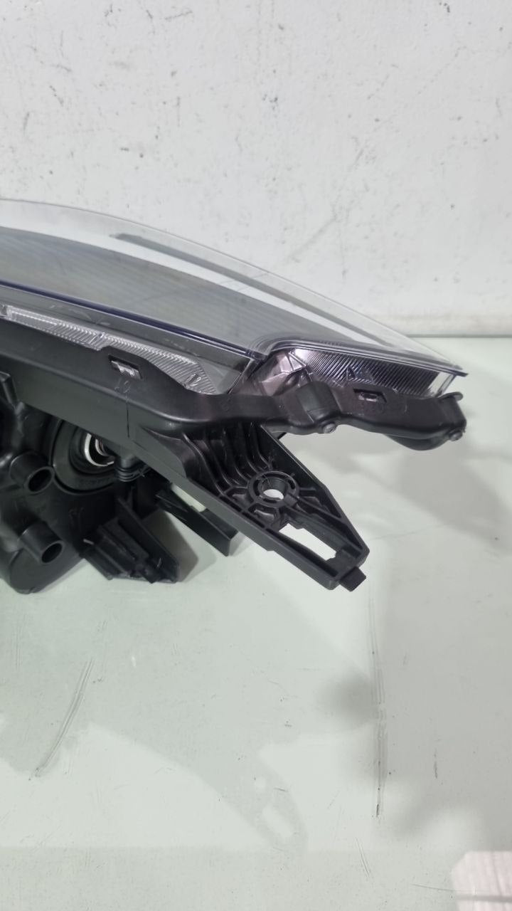 Farol Diant Dir Nissan Kicks 2021/2023 Usado