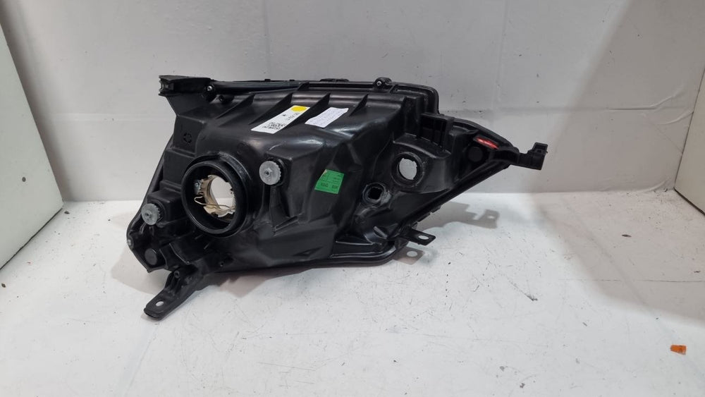 Farol Dianteiro Direito Toyota Etios 2013/2021 Usado