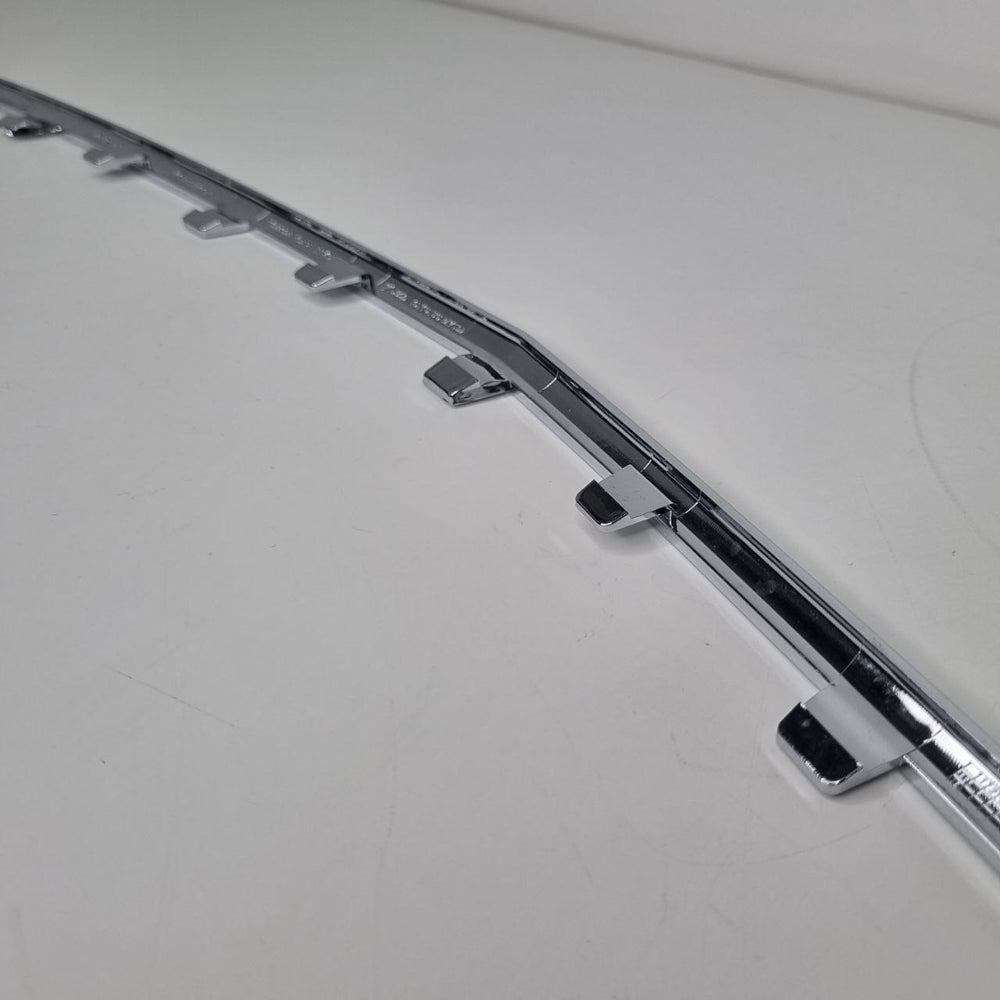 Friso Cromado Inferior Grade Dianteira Chevrolet Cruze 2012/2015 Novo