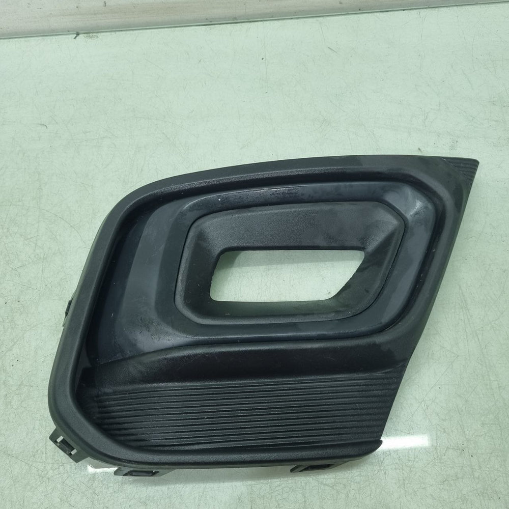 Moldura Farol Milha Dir Jeep Renegade 2023/2025 Usado