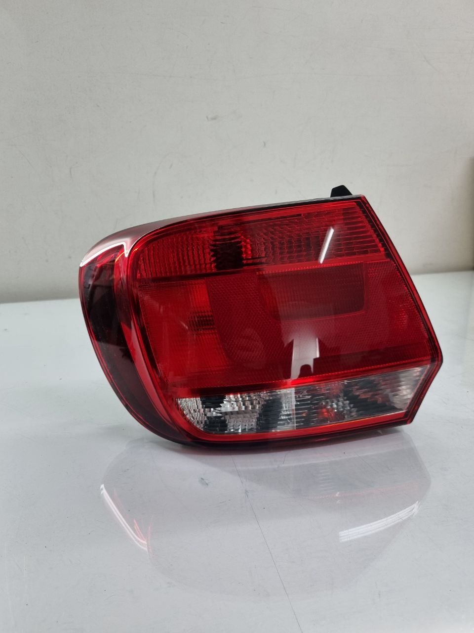 Lanterna Tras Esq Volkswagen Gol GVI 2013/