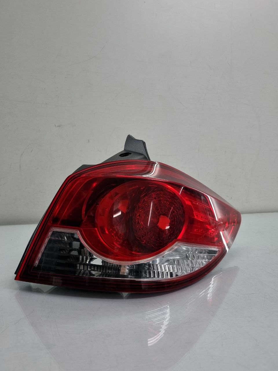 LANTERNA DIREITA CRUZE 2011/2015 HATCH ORIGINAL