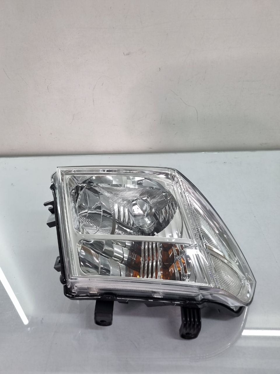 Farol Diant Dir Nissan Frontier 2008/2021
