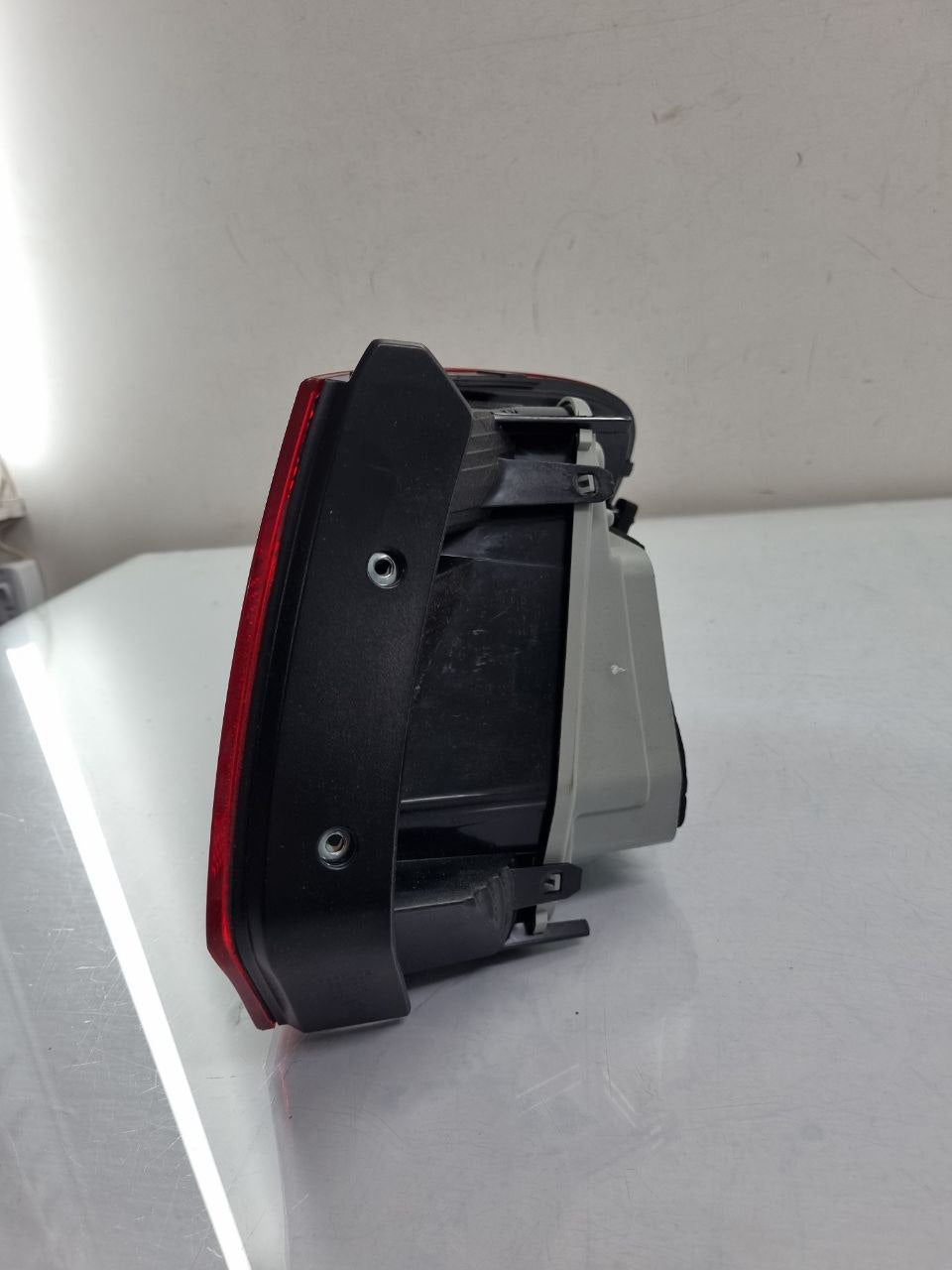 Lanterna Tras Esq Volkswagen Gol GVI 2013/2024