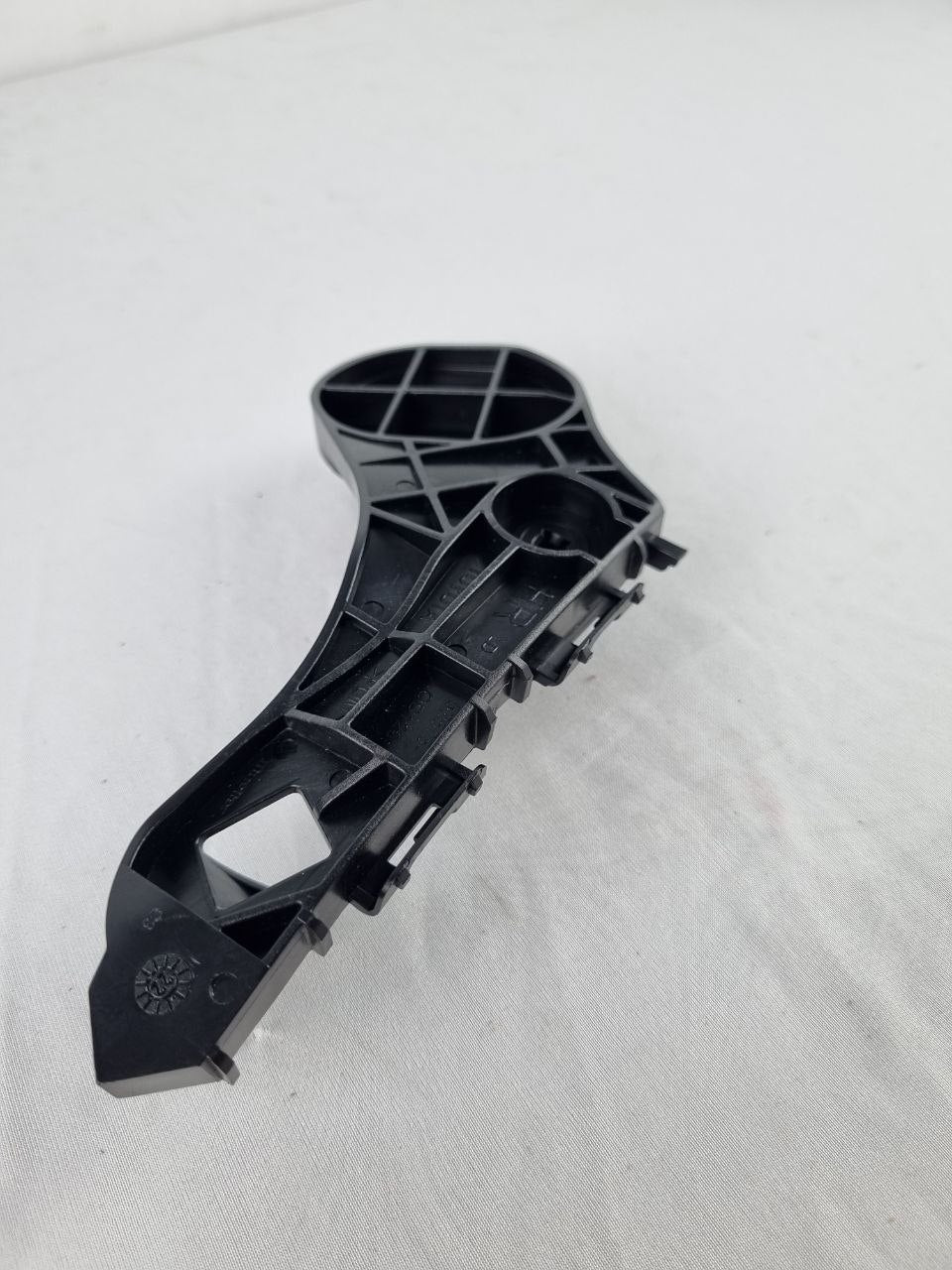 Suporte Guia Para-choque Tras Dir Toyota Etios Hatch 2012/2021