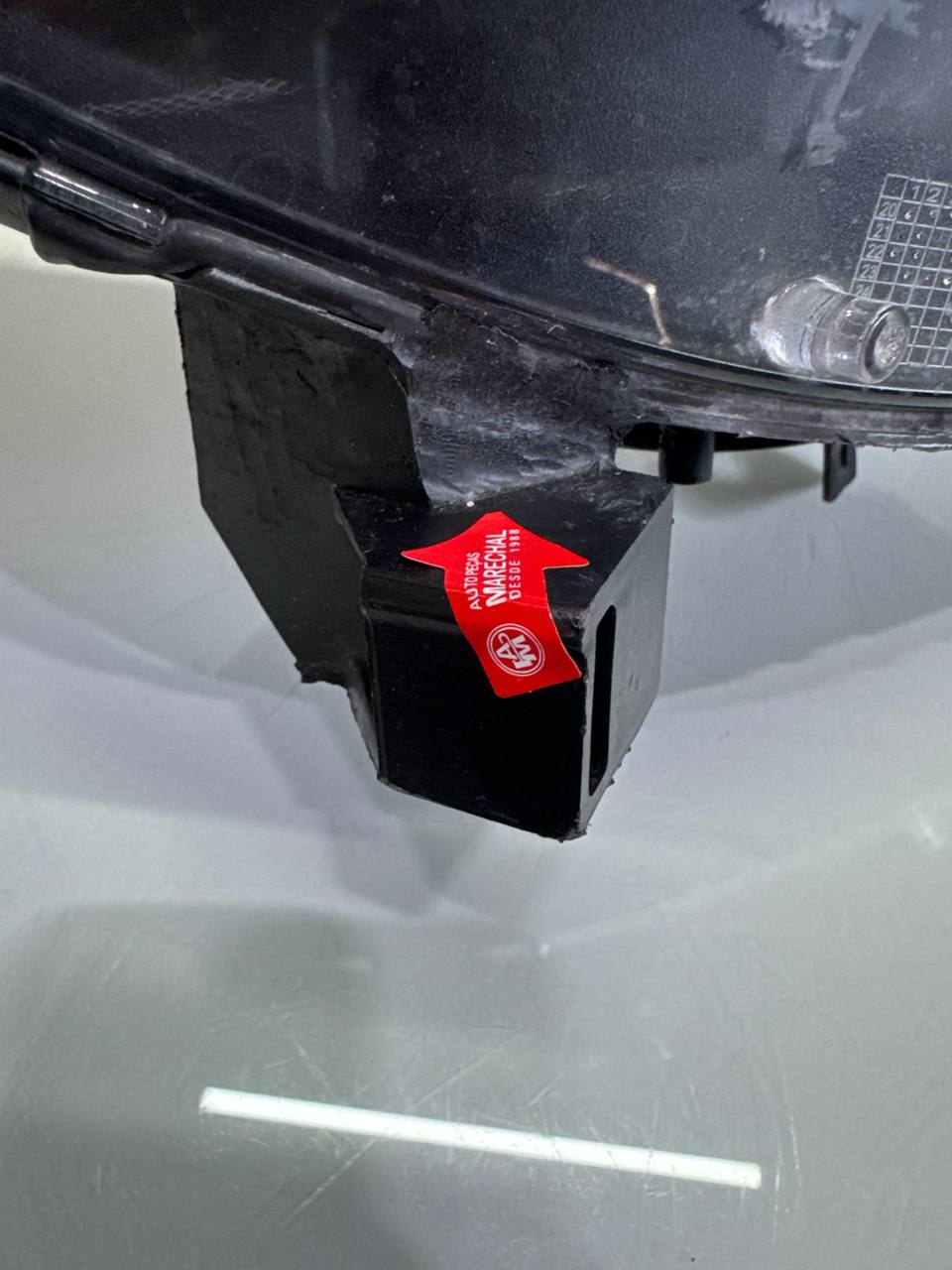 Farol Lado Direito S10 com LED Friso Cromado S10 2017/2024 Usado